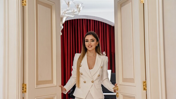 Imagen sin descripción, 1 de 170, botón