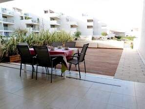Outdoor dining - Land of the Sea 36 by homeprive (Denia)
