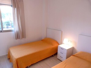 3 bedrooms, iron/ironing board, free WiFi, bed sheets - Land of the Sea 36 by homeprive (Denia)