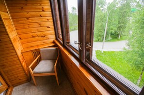 Family Quadruple Room | Iron/ironing board, free WiFi, bed sheets - BaikalSKI Hostel (Baykalsk)