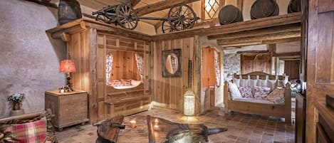 3 bedrooms, bed sheets