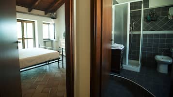 1 makuuhuone, silitysrauta/-lauta, vauvan matkasänky, ilmainen Wi-Fi