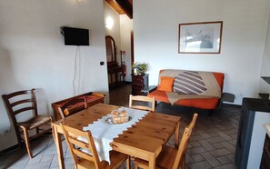 Interior - Forget-me-nots, holiday home in Monferrato (BRUSASCO)
