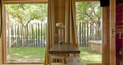 Les Moreres hirsimökki