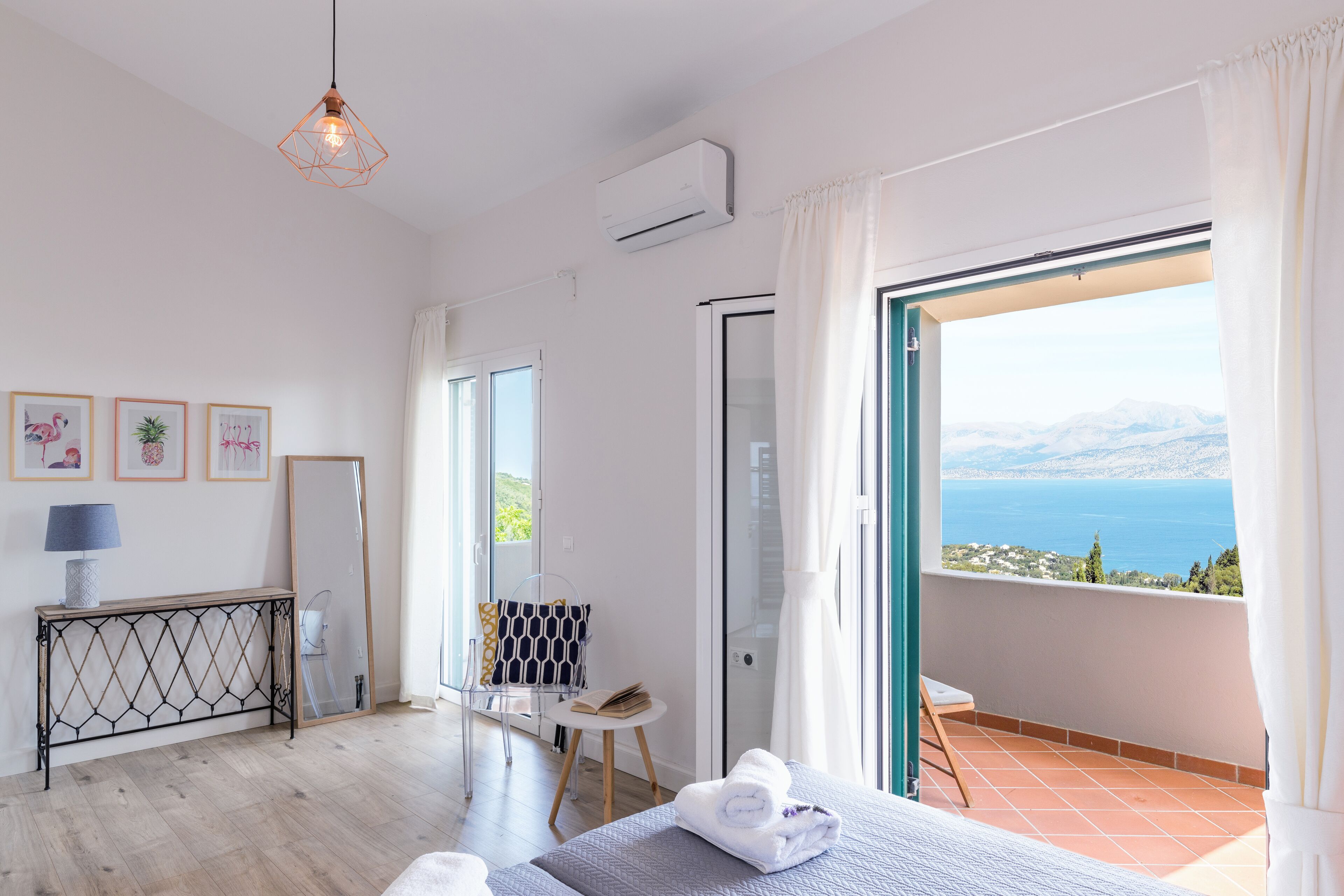4 bedrooms, desk, iron/ironing board, free WiFi