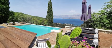Piscine extérieure