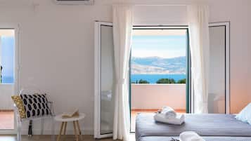 4 bedrooms, desk, iron/ironing board, free WiFi