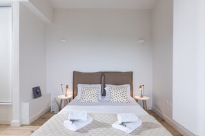 4 bedrooms, desk, iron/ironing board, free WiFi