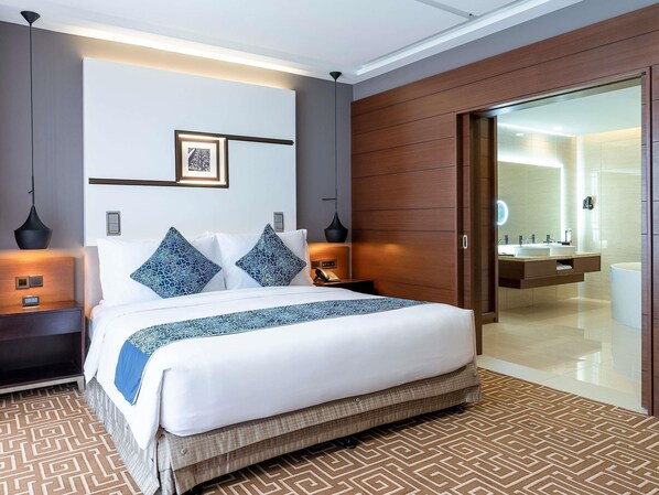 Hypo-allergenic bedding, minibar, in-room safe, desk - Mövenpick Hotel & Convention Centre KLIA (Sepang)