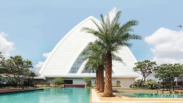 2 piscinas al aire libre