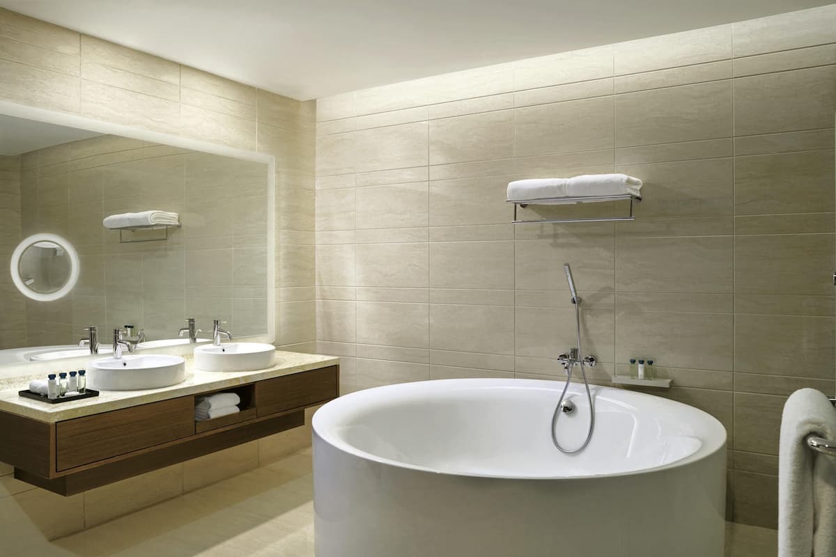 royal suite | 1 bedroom, hypo-allergenic bedding, minibar, in-room safe