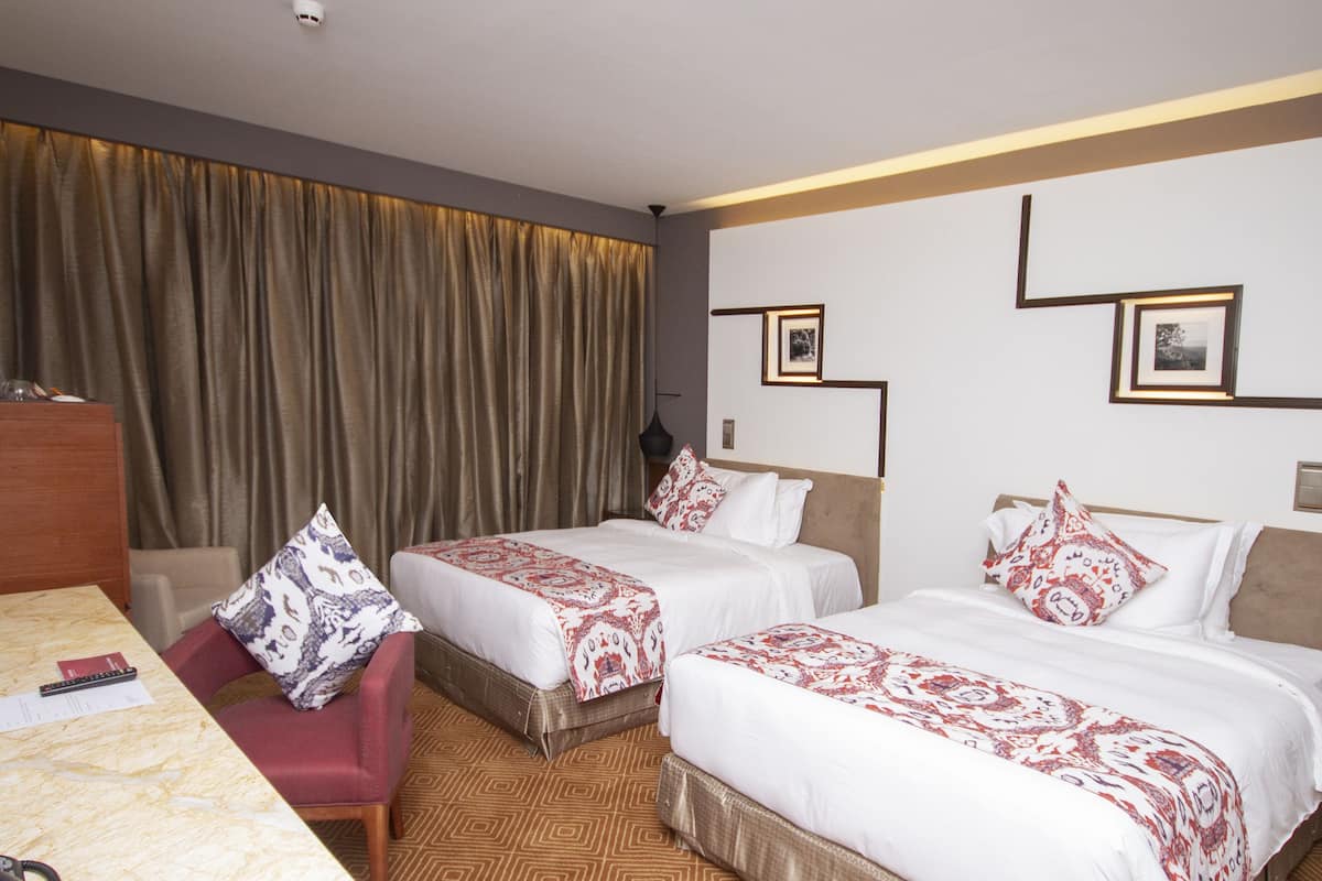 1 bedroom, hypo-allergenic bedding, minibar, in-room safe