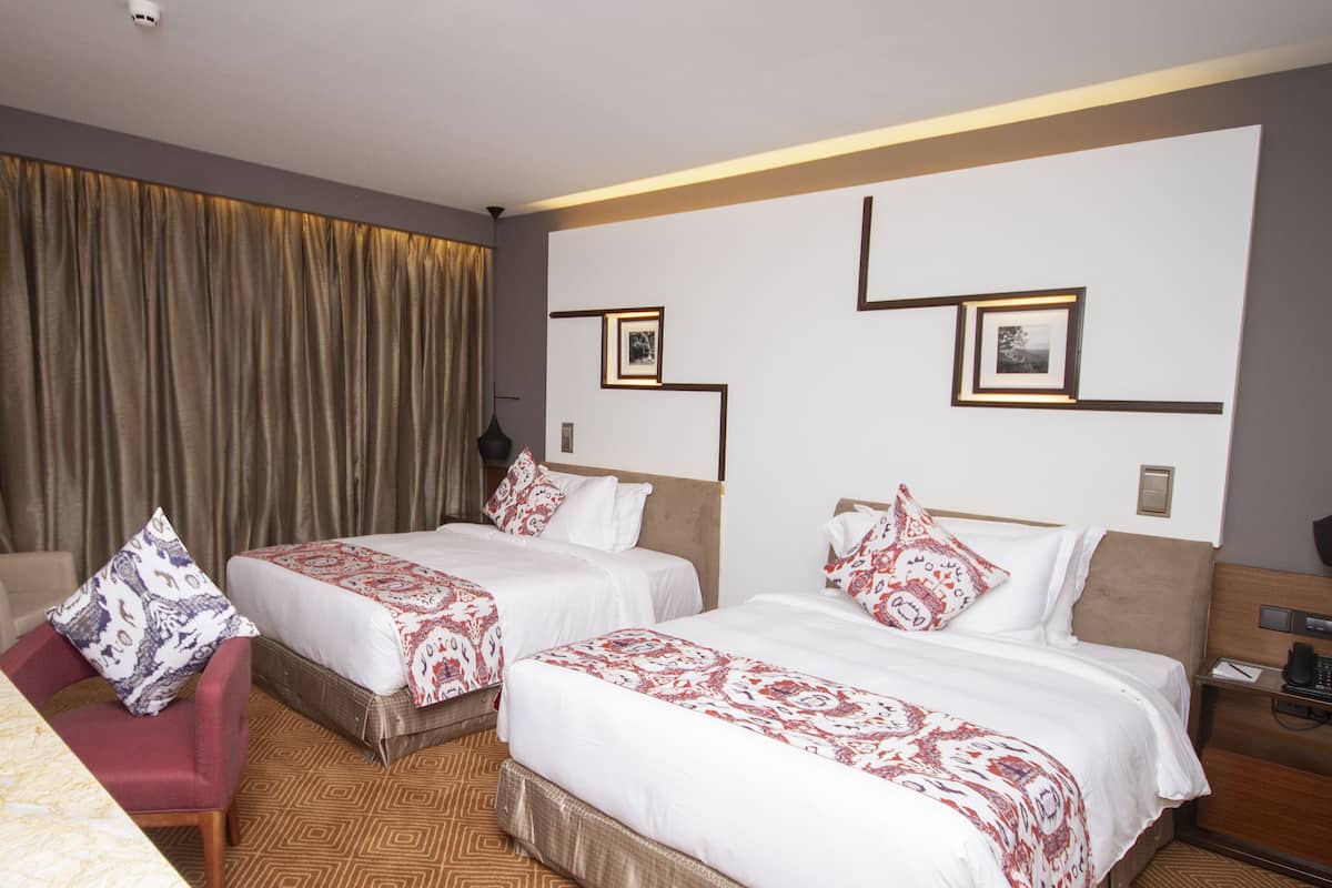 1 bedroom, hypo-allergenic bedding, minibar, in-room safe