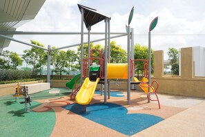 Área de juegos infantiles al aire libre