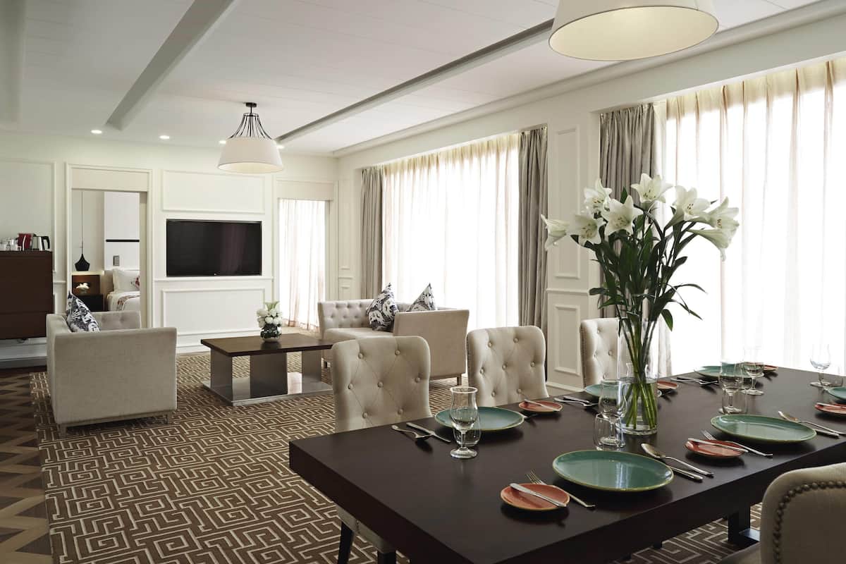 Royal Suite | 1 bedroom, hypo-allergenic bedding, minibar, in-room safe