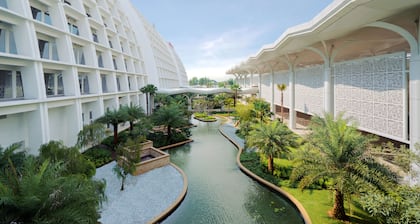 Mövenpick Hotel & Convention Centre KLIA