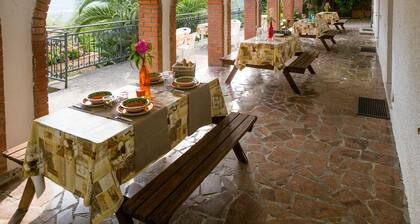 Bilocale Verde, relaxation in the countryside and exceptional views, private pool