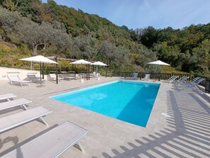 Outdoor pool - Bilocale Verde, relaxation in the countryside and exceptional views, private pool (Castelnuovo Magra)