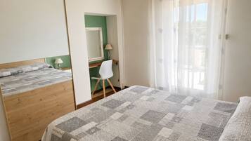 1 bedroom, free WiFi, bed sheets
