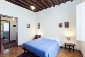 1 bedroom, WiFi, bed sheets - CHARMING APARTMENT CAMPO de'FIORI (Roma)