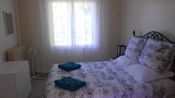 2 makuuhuonetta, silitysrauta/-lauta, vauvan matkasÀnky, ilmainen Wi-Fi