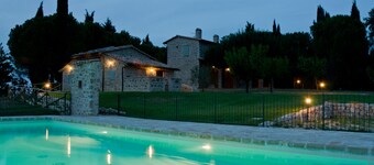 Apartment in Villa mit Pool, großem Garten, privater Terrasse, Grill, Tischtennis