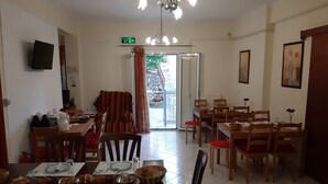 Bao gồm bữa sáng kiểu Âu hàng ngày 