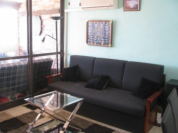 Smart TV, books, stereo - PLAYA ALICANTE wifi APARTMENT (Alacant)