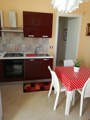 Fridge, oven, stovetop, coffee/tea maker - ✨ Stunning Penthouse ✨ Ideal for a couple, just 2 steps from Gallipoli and the sea (Taviano)
