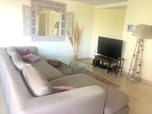 Fernseher, DVD-Player, Videothek