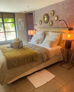 ملاءات من القطن المصري وأغطية فراش متميزة وأسرّة تيمبور بديك