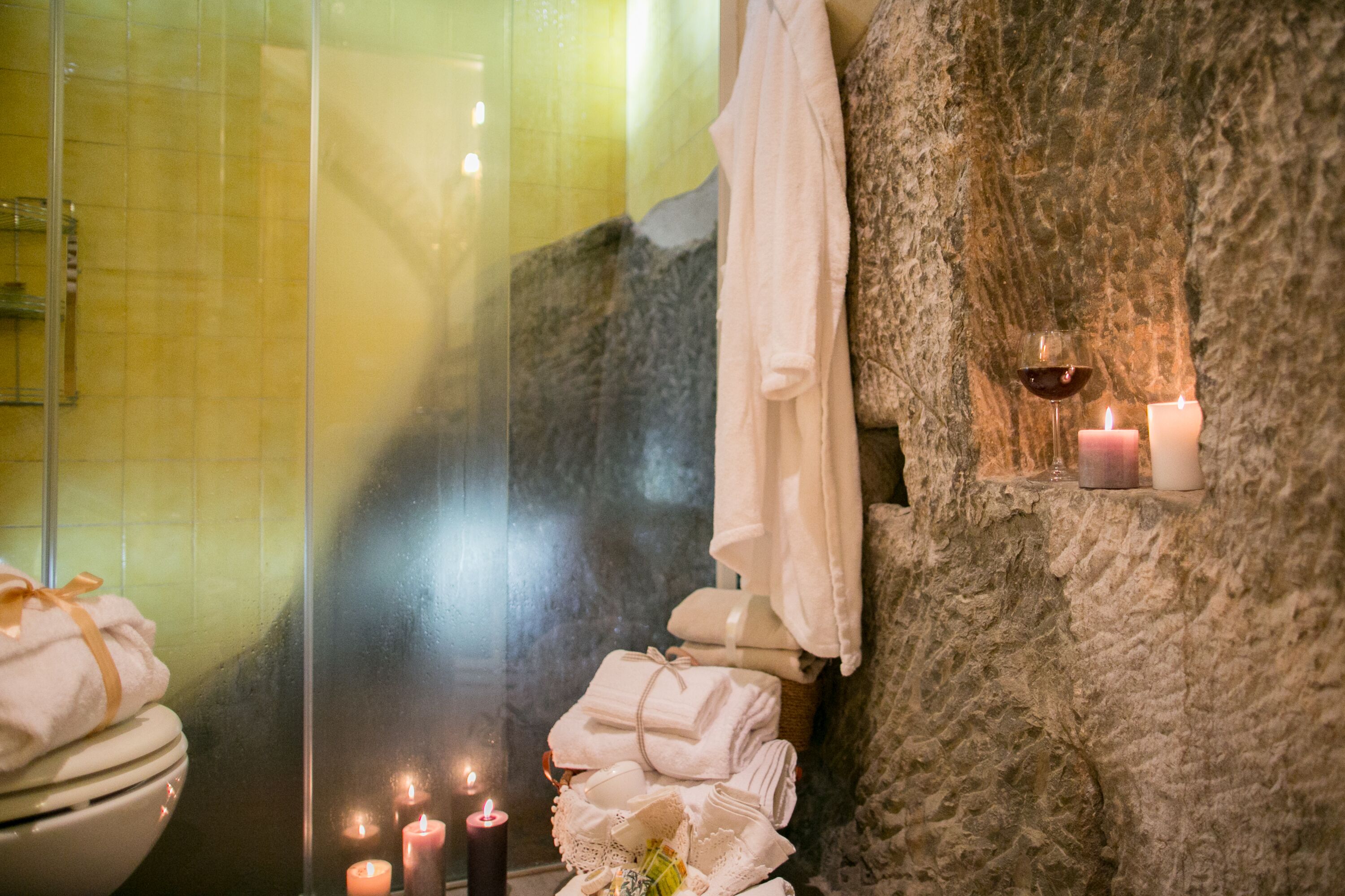 Doccia, asciugacapelli, bidet, asciugamani