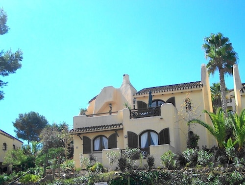 3 Bed detached Villa. Panoramic Views, Pool Golf Tennis Paddle-5G WiFi Smart TV 