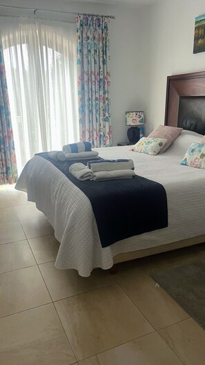 3 bedrooms, in-room safe, iron/ironing board, travel crib