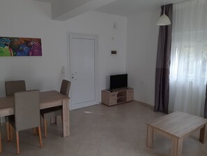 Basic Apartment | 2 bedrooms, in-room safe, individually decorated, individually furnished - Olive Tree Apartment (Parga)