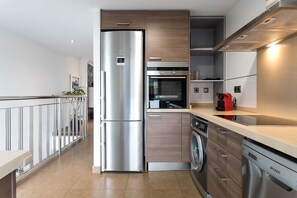 Fridge, microwave, oven, dishwasher