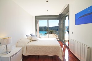 4 Schlafzimmer, Bügeleisen/Bügelbrett, kostenloses WLAN, Bettwäsche