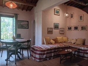 Dining - Country villa with private garden and swimming pool. It has 6 beds (Nocchi)
