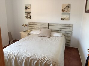 3 bedrooms, in-room safe, iron/ironing board, free WiFi