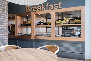 Tägliches kontinentales Frühstück gegen Gebühr