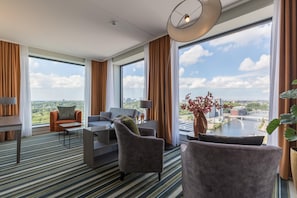 1 bedroom, minibar, in-room safe, desk