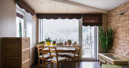 Luxurious apartment with panoramic mountain views