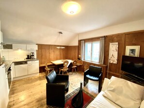 3 bedrooms, iron/ironing board, travel cot, free WiFi
