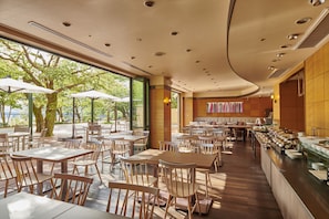 Breakfast and lunch served - The Royal Park Hotel Hiroshima RiverSide (Hiroshima)
