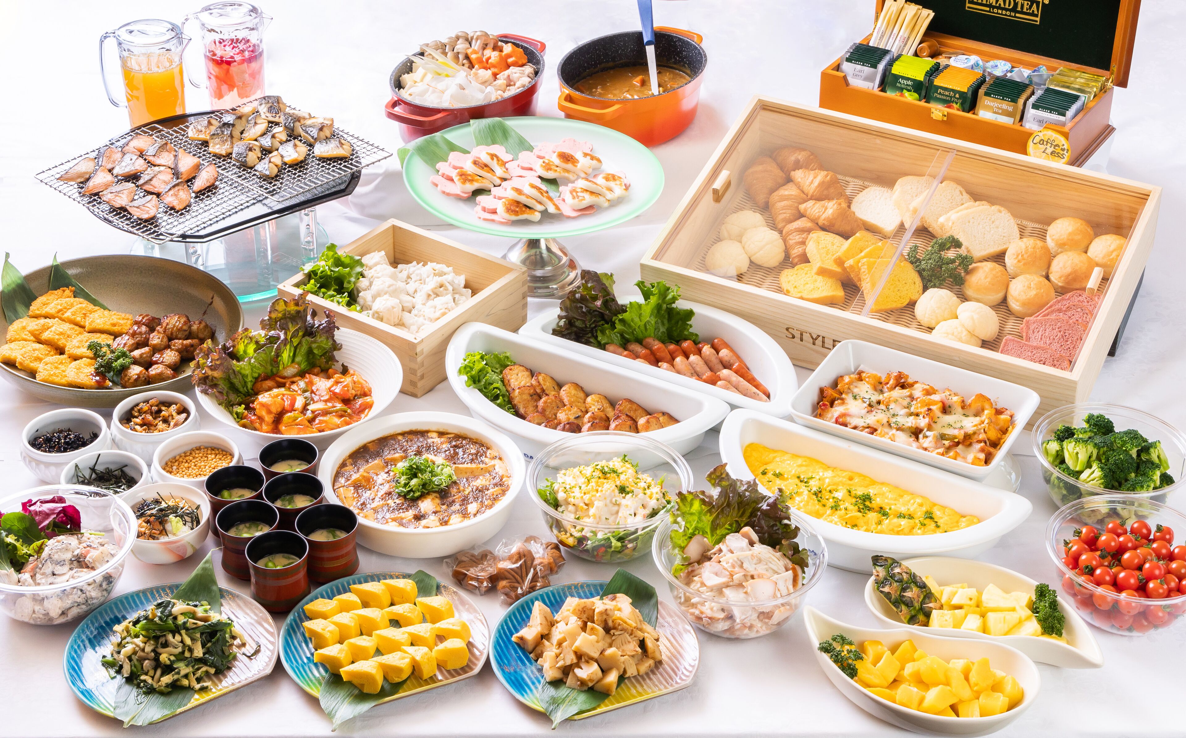 Daily buffet breakfast (JPY 1980 per person)