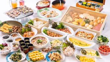 Se ofrece un desayuno bufé (1980 JPY por persona)