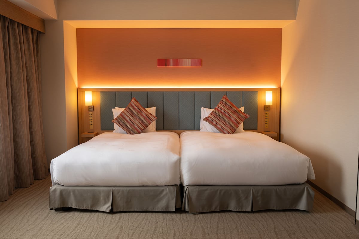 deluxe twin room, non smoking (36.7㎡) | 1 bedroom, down duvets, in-room safe, desk