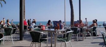acogedor apartamento con 140m terraza con piscina privada