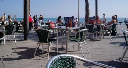 gemĂŒtliche Ferienwohnung mit 140m Terrasse mit eigenem Pool