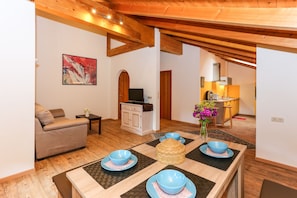 Dining - Modern living in the middle of the nature mountains (Novale)